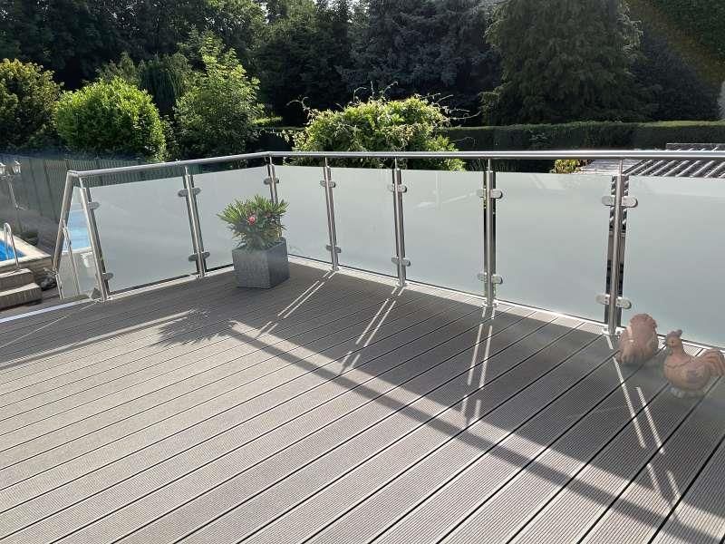 Edelstahlgeländer mit Glasfüllung