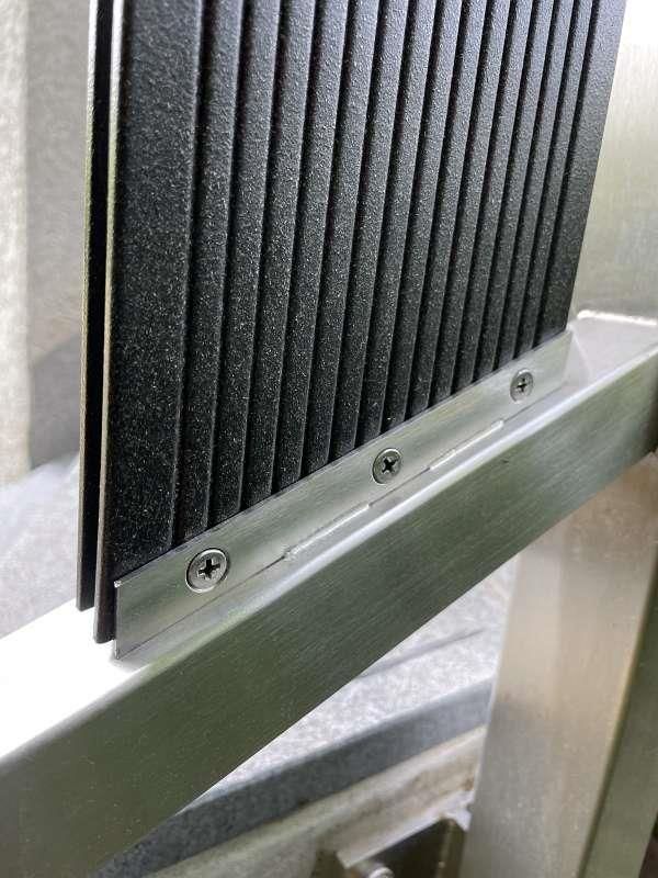 Geländer mit WPC-Trespa Füllung