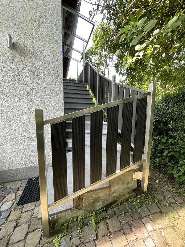 Geländer mit WPC-Trespa Füllung