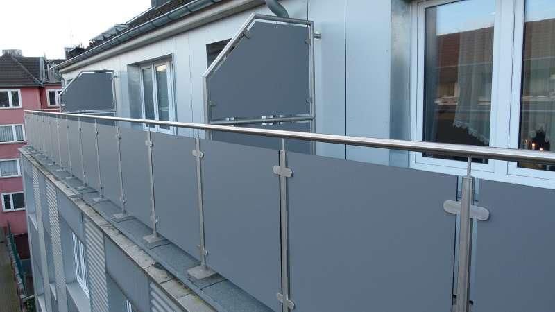 Geländer mit WPC-Trespa Füllung