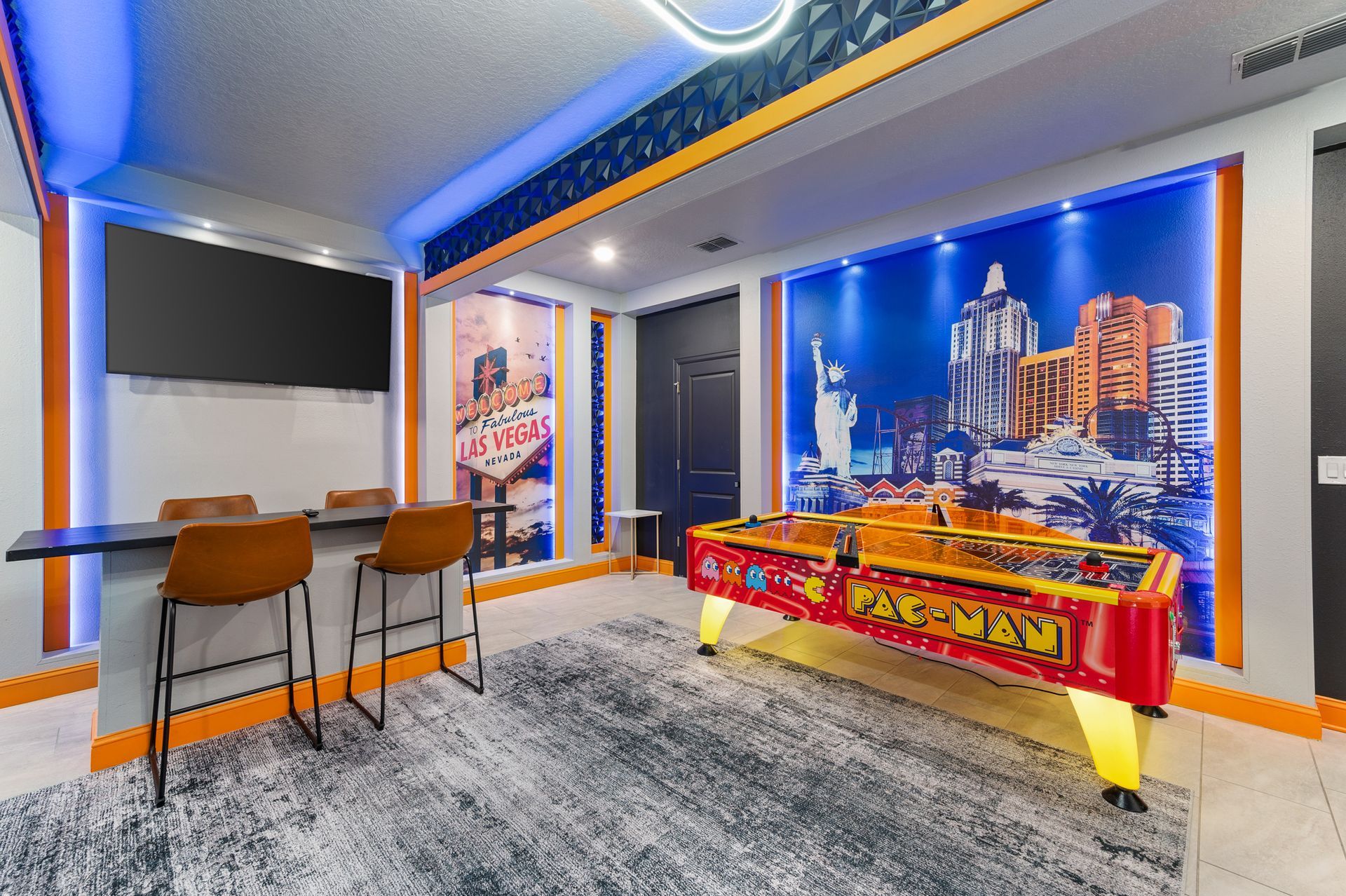 Luxury game room in airbnb vacation rental
