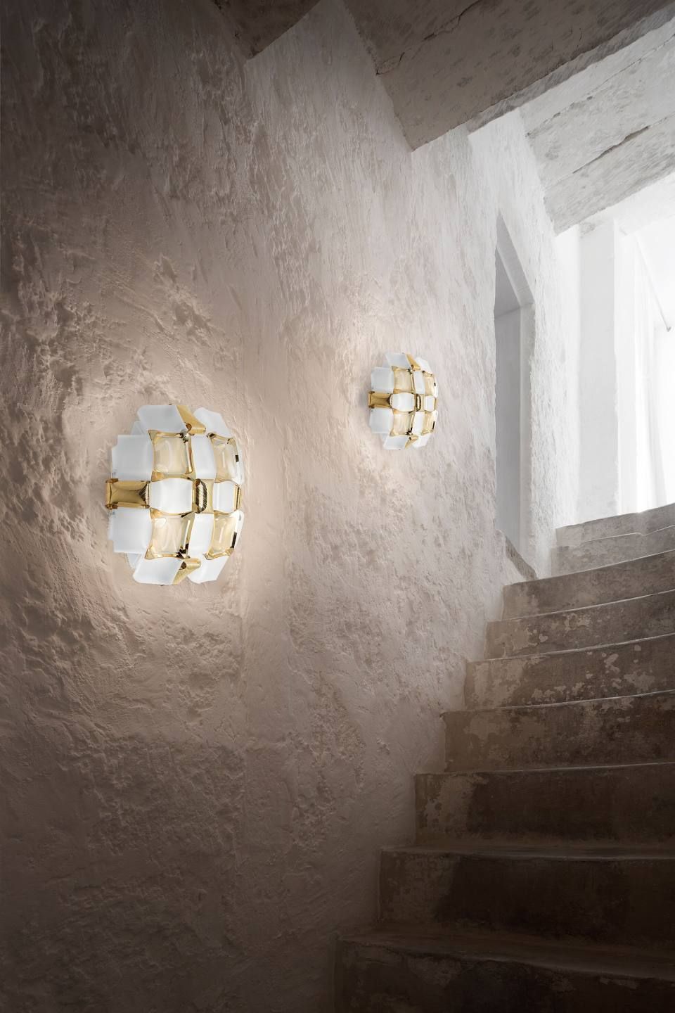 Lampen an einer Wand