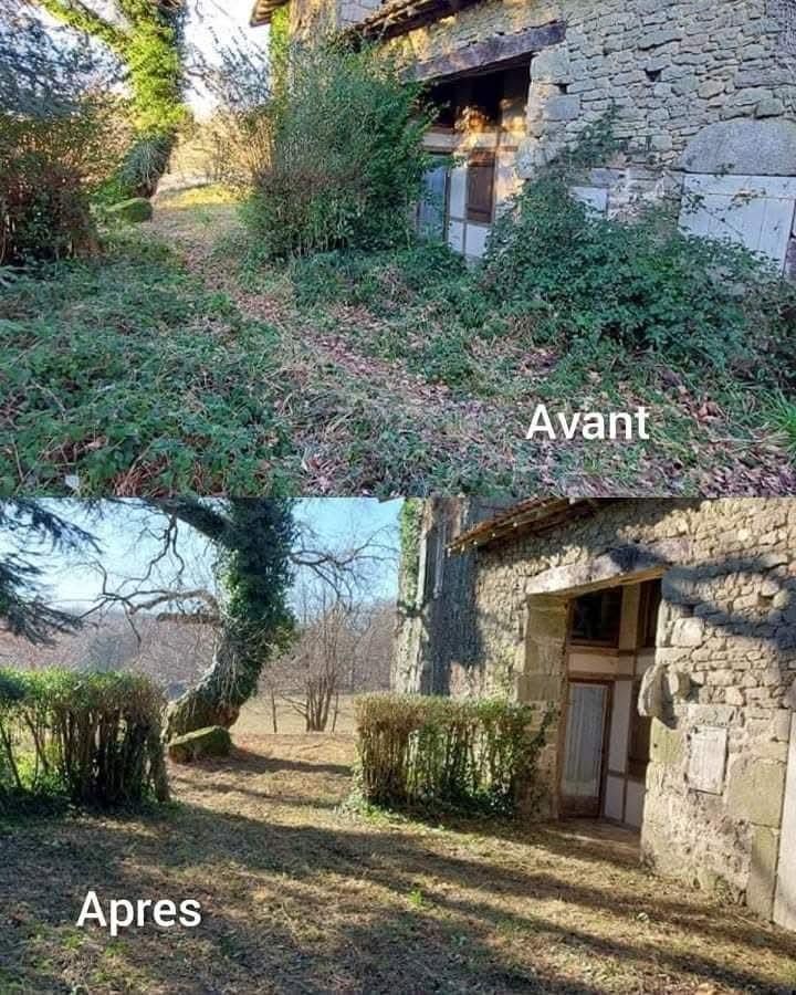 Avant et après travaux : l'extérieur d'une maison en pierre a été déblayé, laissant apparaître une cour bien entretenue, envahie par la végétation.