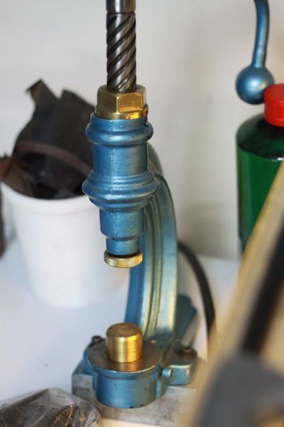 Overlockmaschine - Nähmaschinen Reparatur Werkstatt - Bern