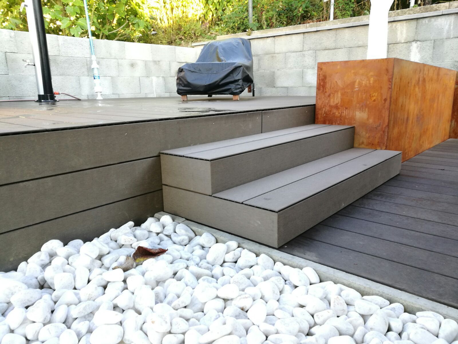 Poolumrandung - Schreinerei Grunder