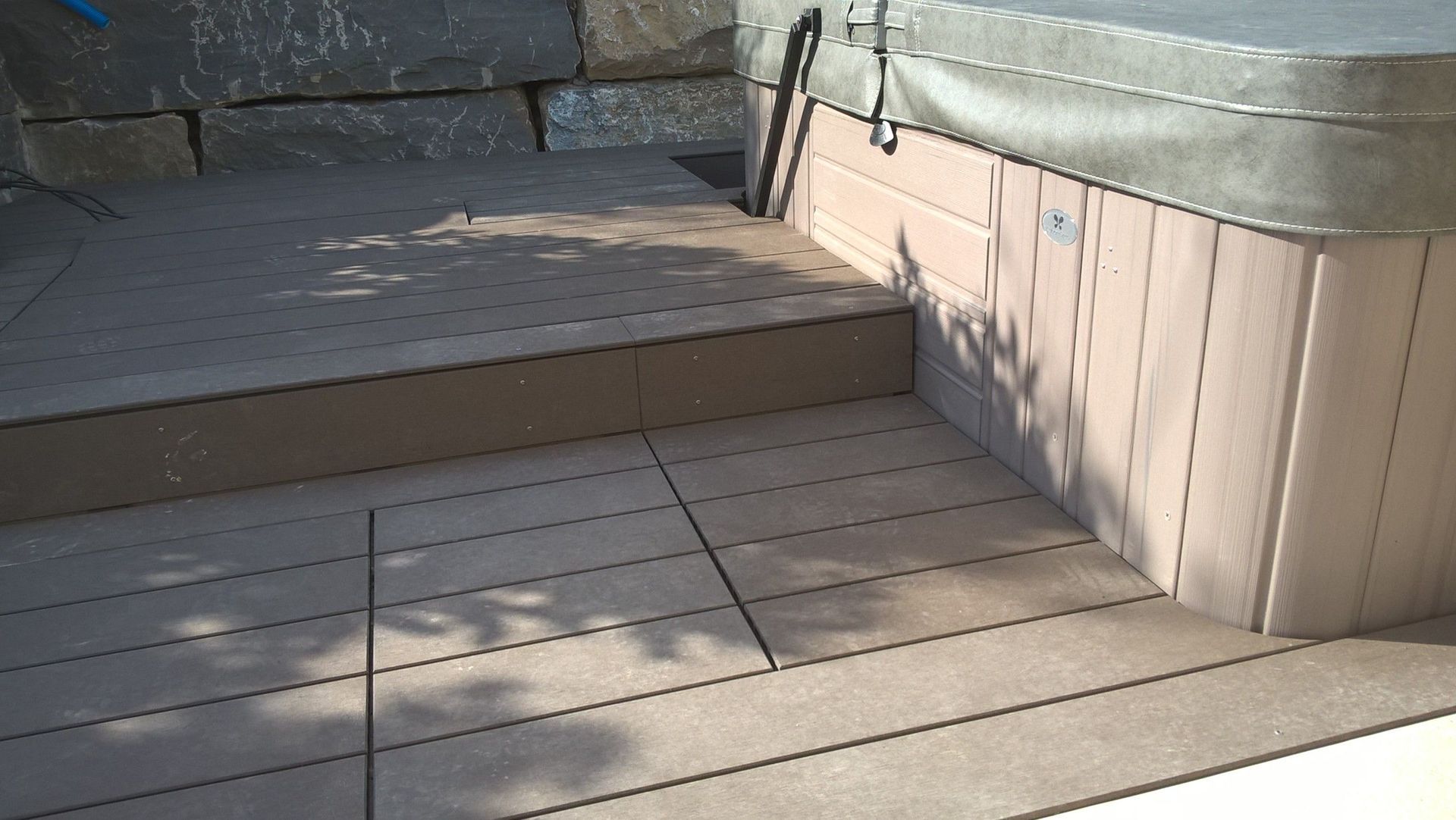 Poolumrandung - Schreinerei Grunder