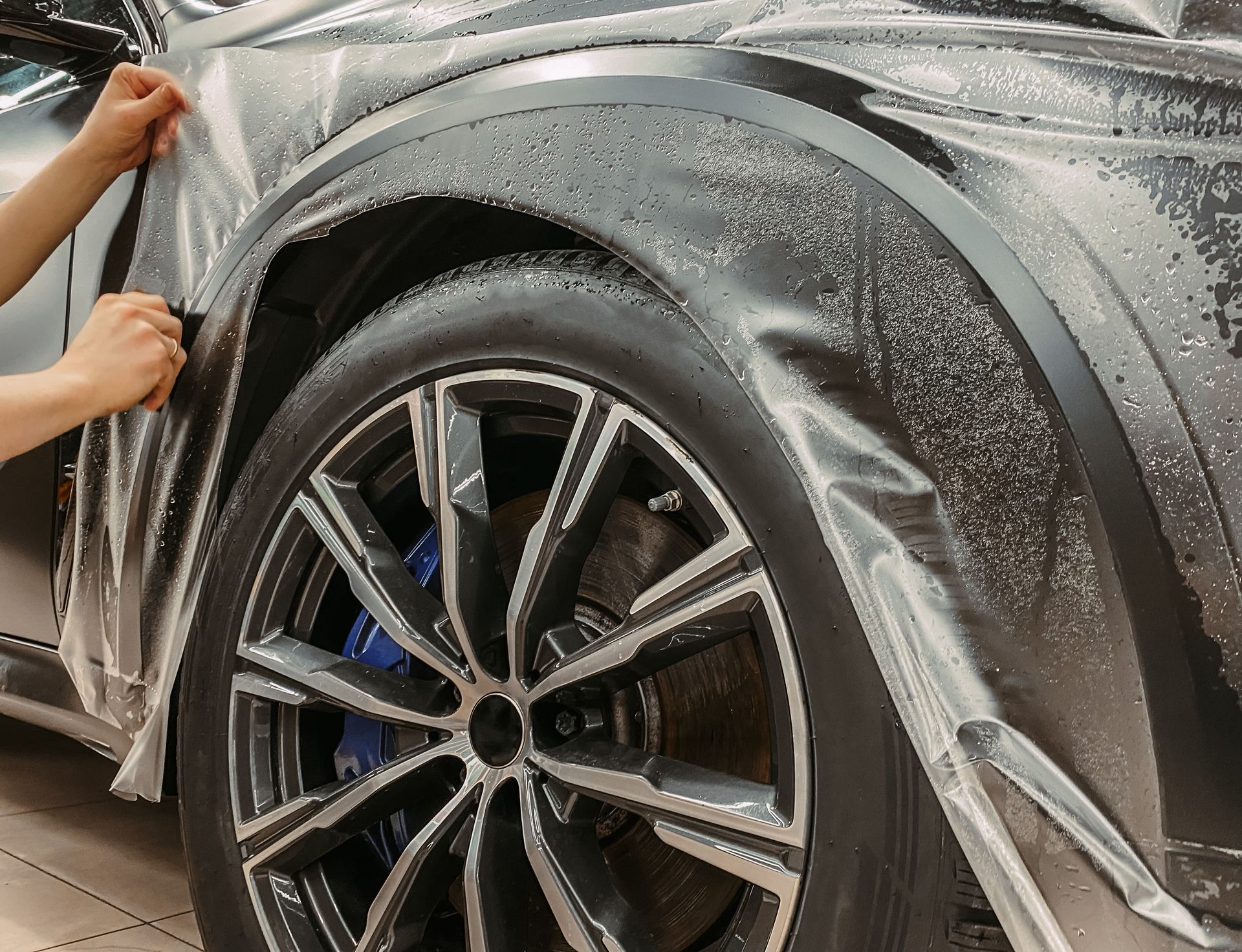 Un PPF posé sur une voiture.