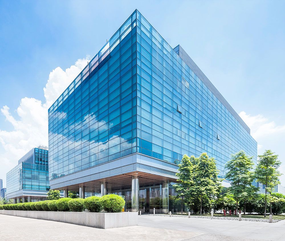 Immeuble de bureau du secteur tertiaire entièrement vitré