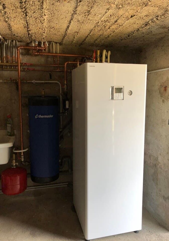 Pompe à chaleur Toshiba entièrement blanche