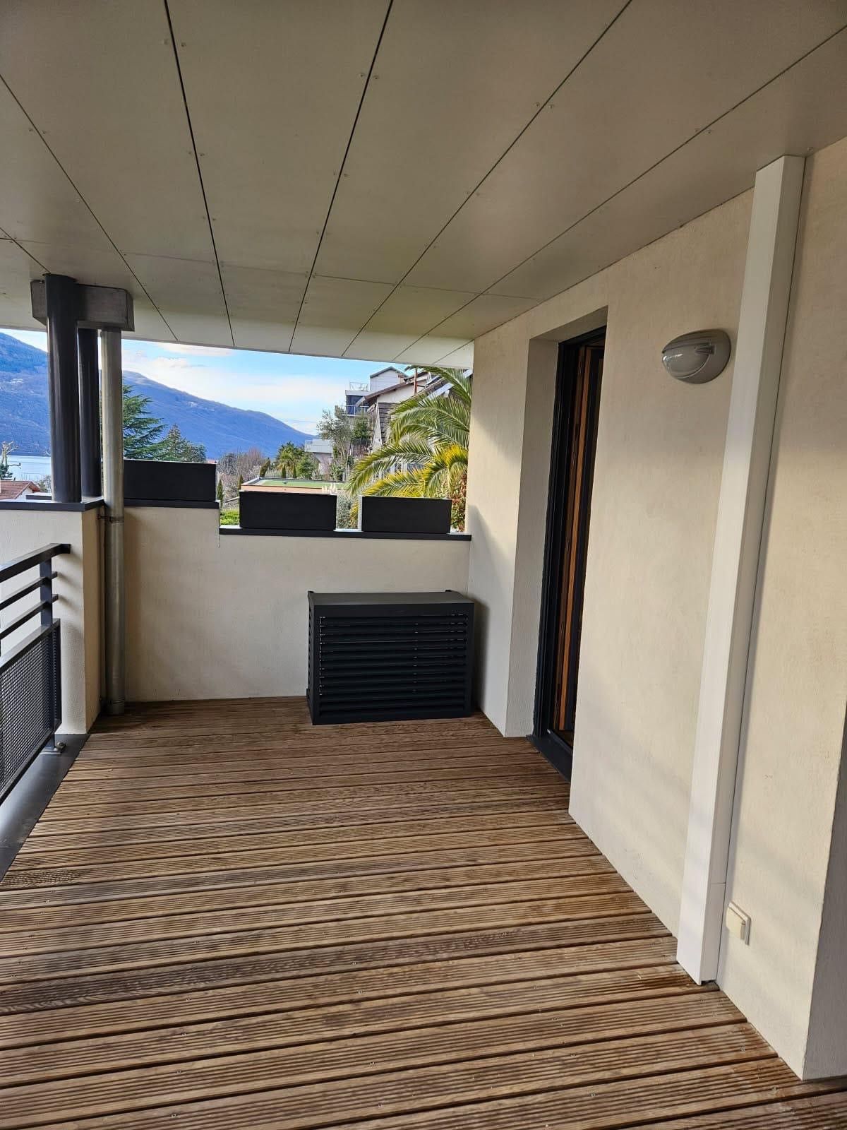 Cache climatisation anthracite sur bloc extérieur