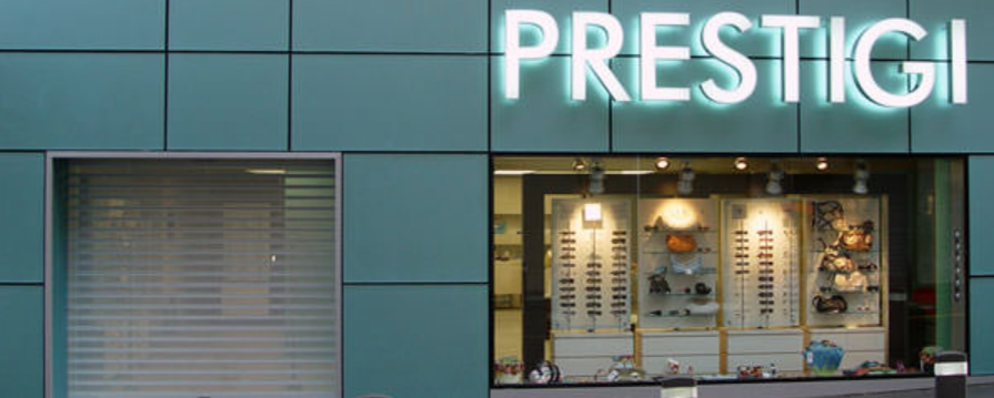 Un escaparate con la palabra prestigio en él
