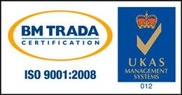 Un logotipo para la certificación BM Trada y los sistemas de gestión UKAS