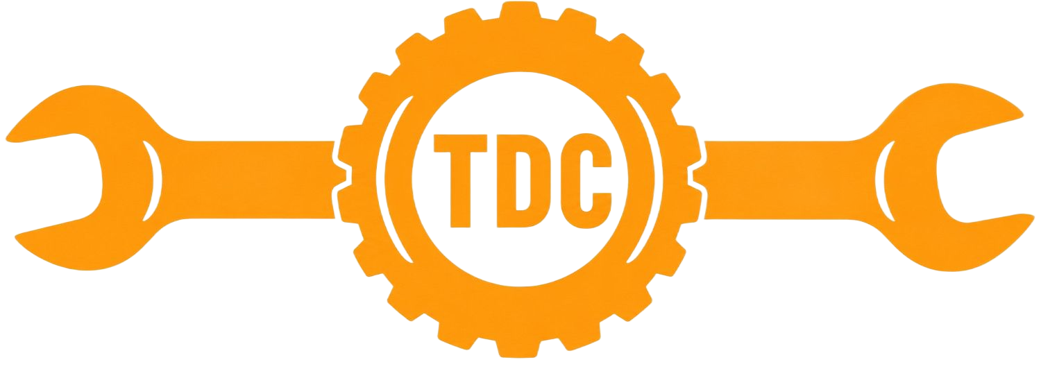 Logotipo naranja de un engranaje con una llave inglesa y las letras «TDC» en el centro