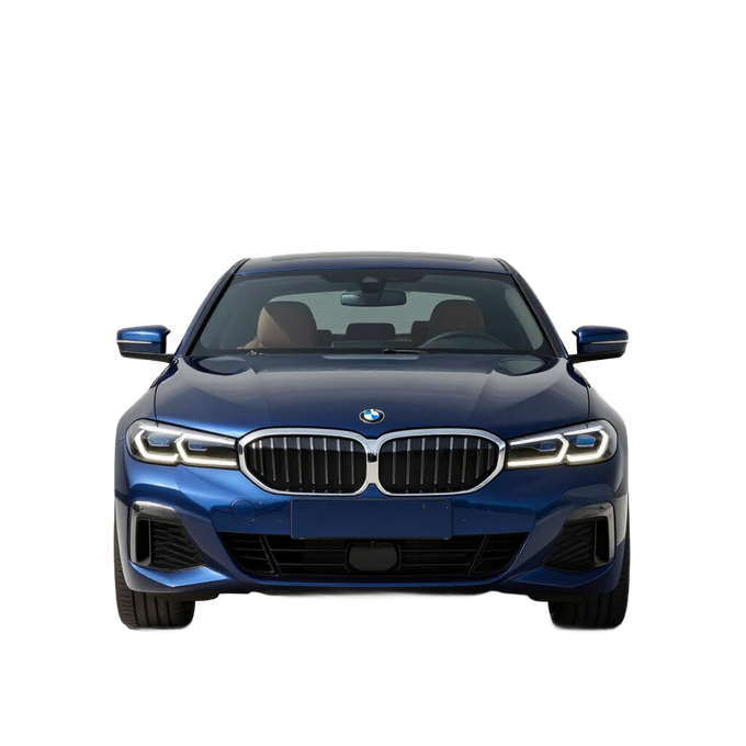 Sedán BMW azul visto de frente sobre un fondo blanco