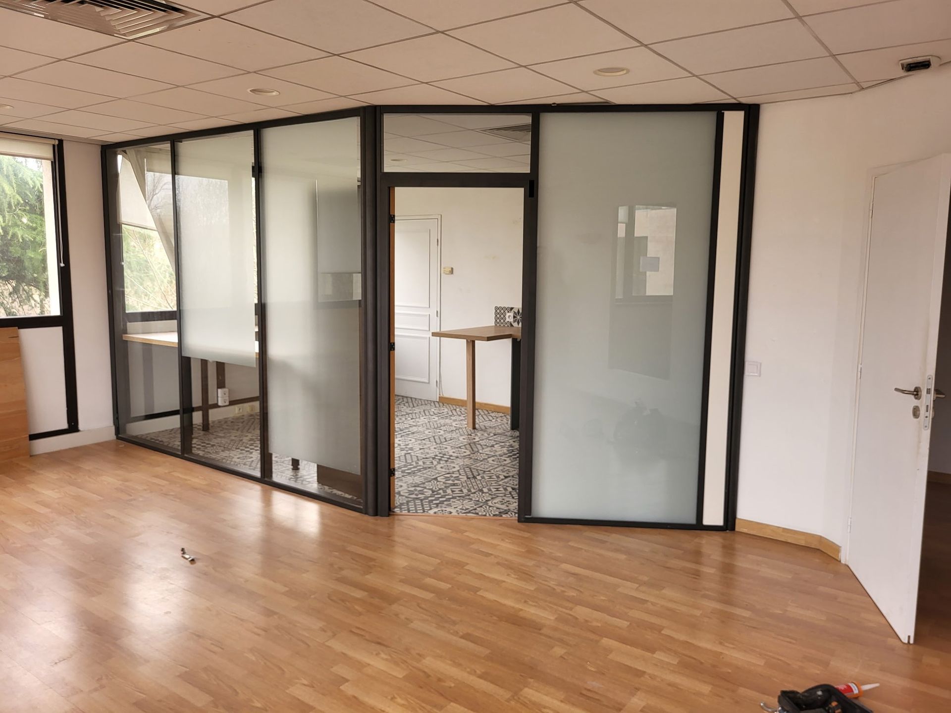 Cloisons vitrées agencement bureau Aix les Milles - Aix Miroiterie