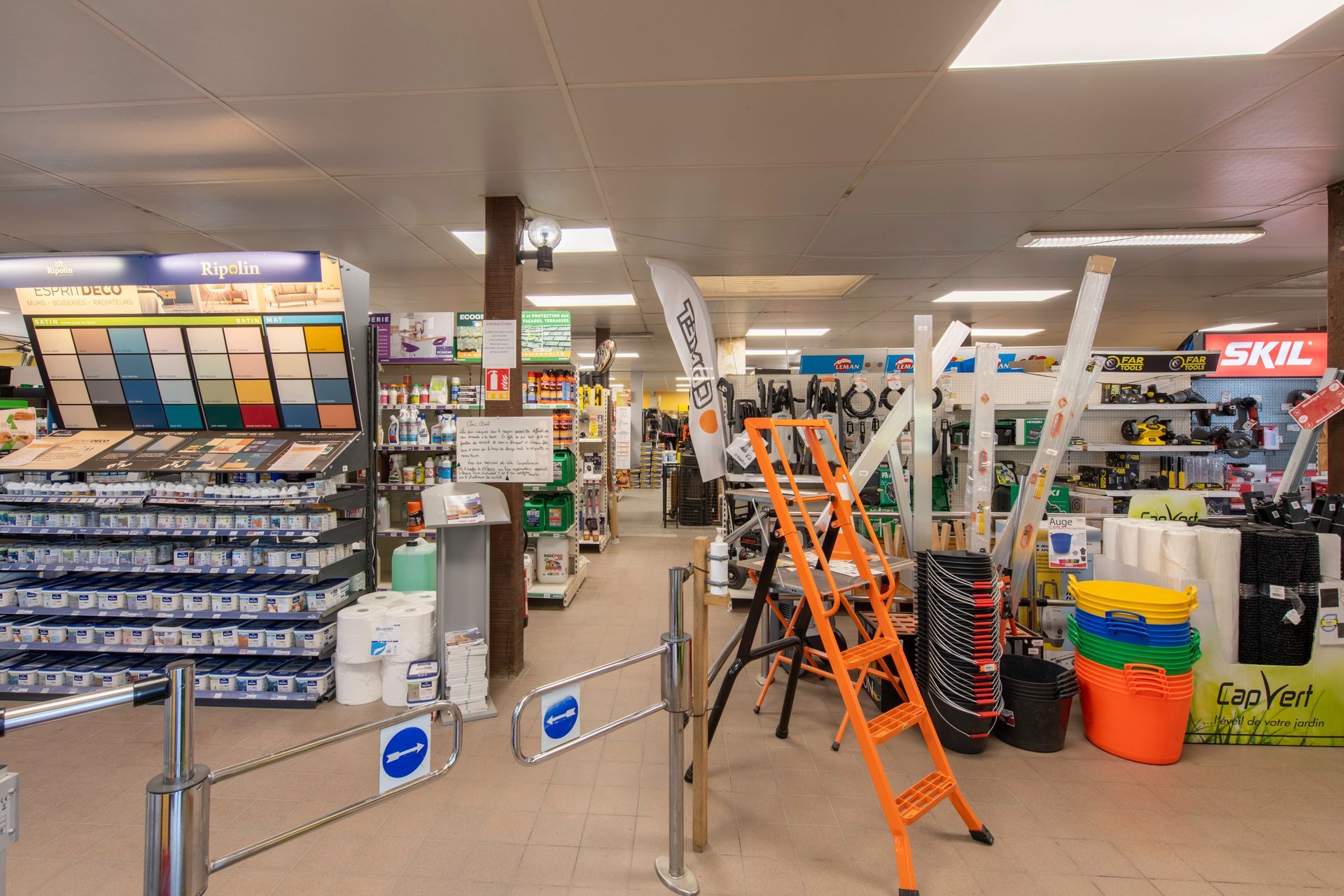 Intérieur du magasin Facomat