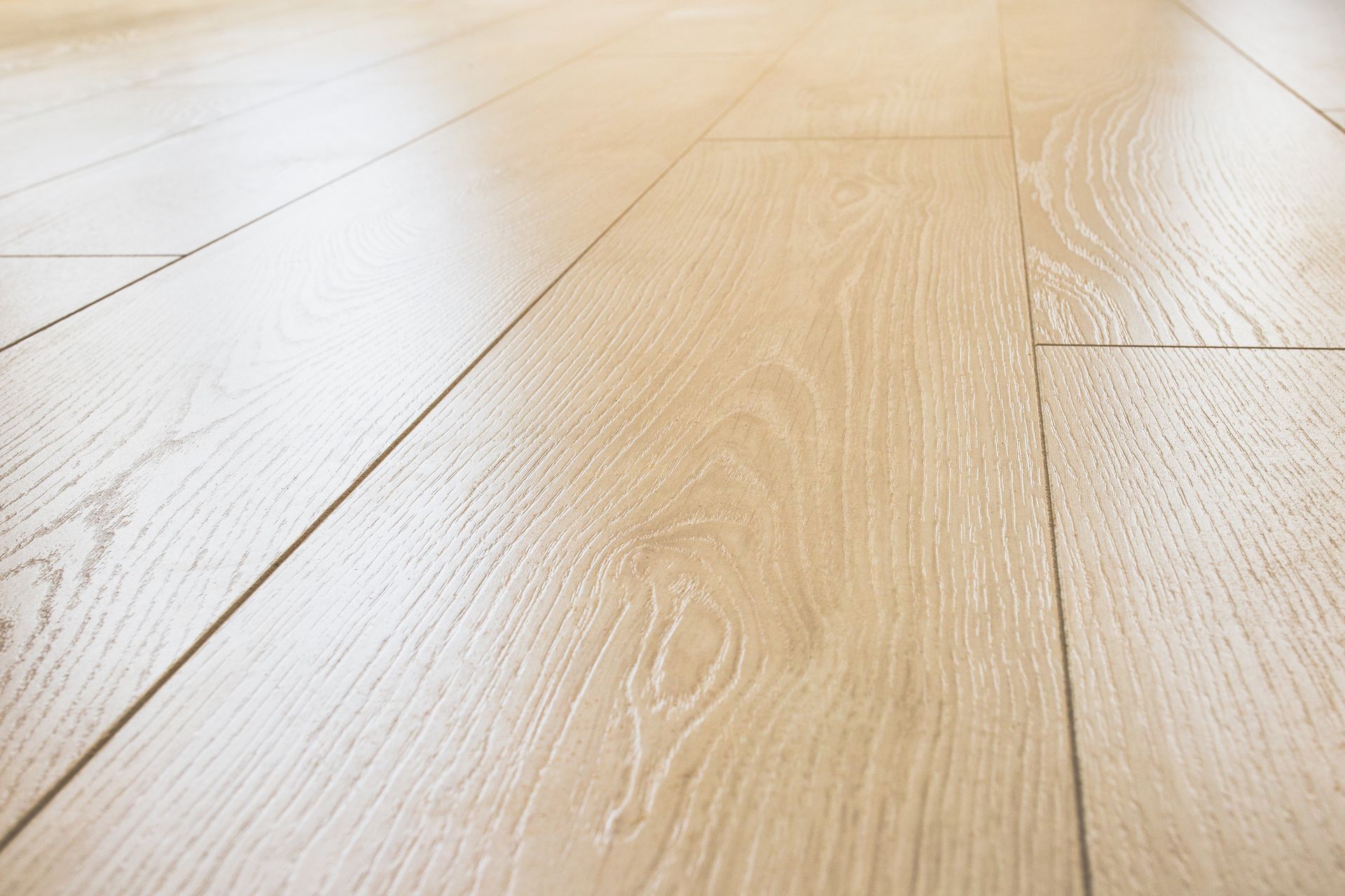 Parquet flottant de couleur claire