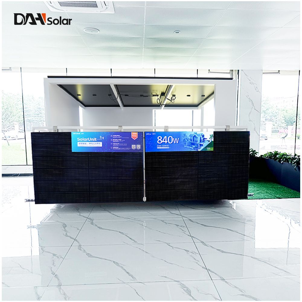 ein Schild mit der Aufschrift da solar steht auf einem Tisch