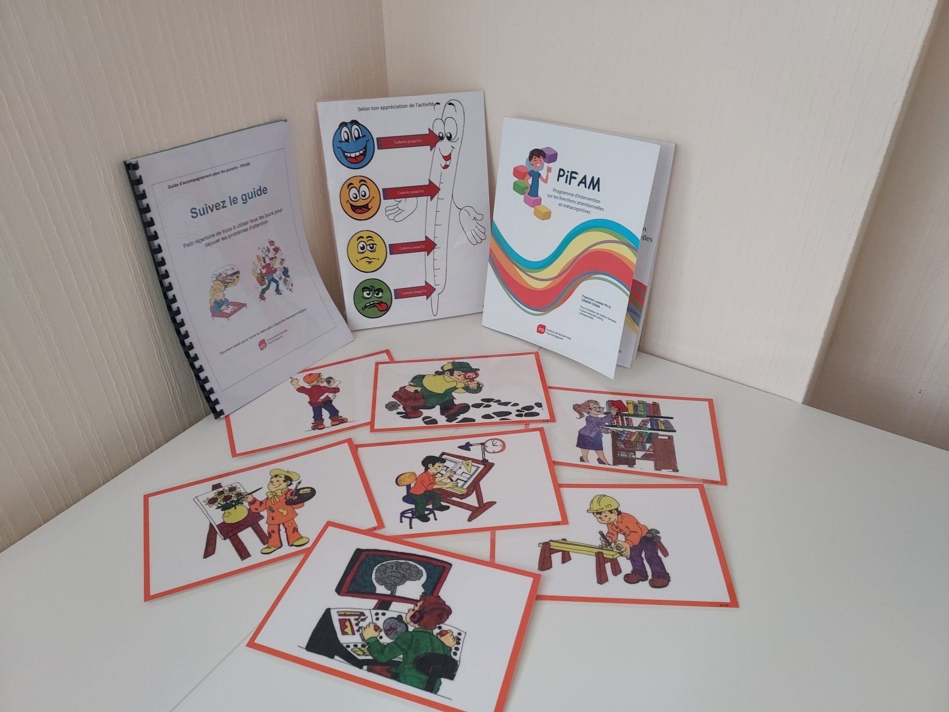 Livres et cartes pour favoriser l'apprentissage