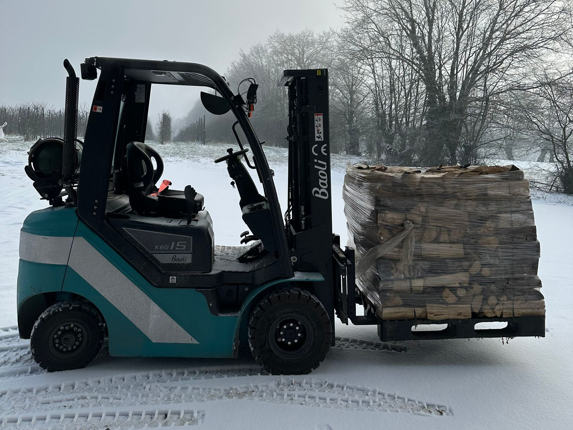 Chariot élévateur et du bois