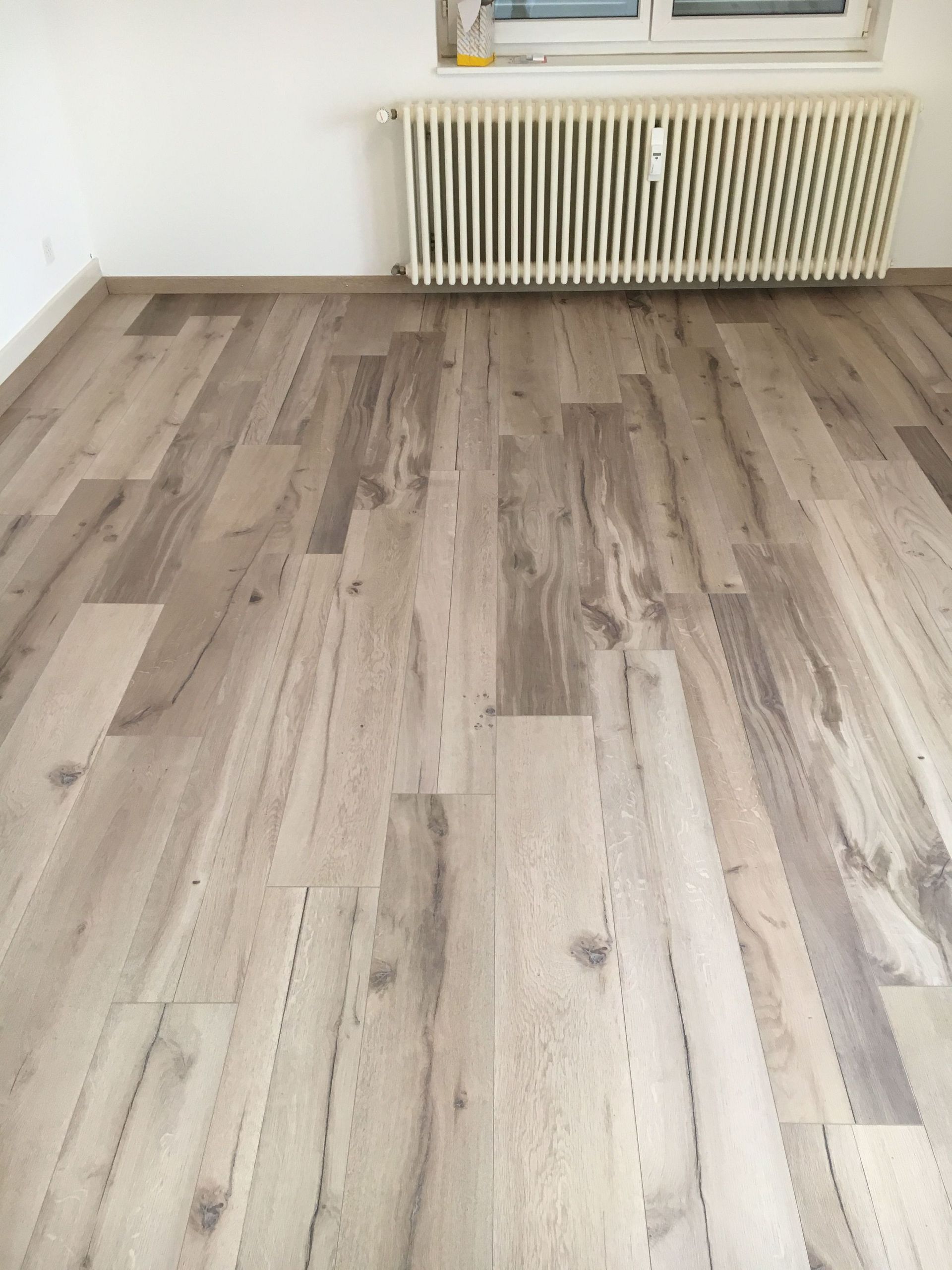 Bodenlegerarbeit nachher - All-in-One Renovationen Hittnau