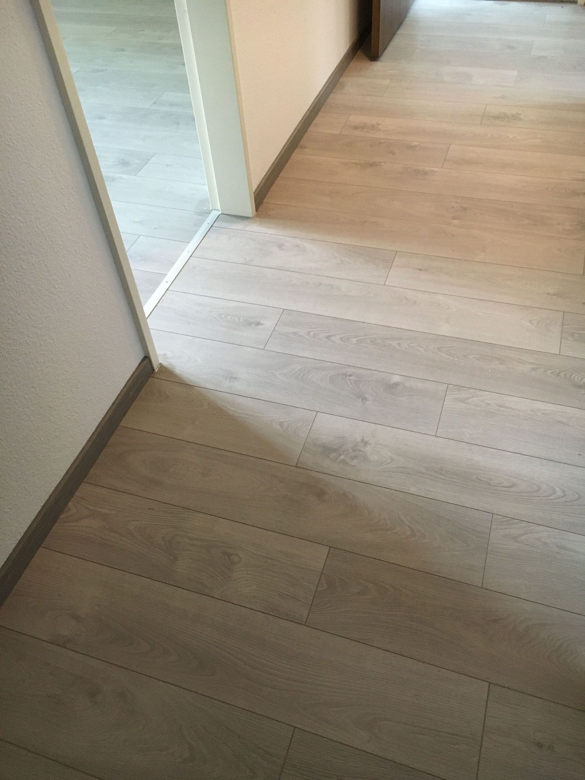 Bodenlegerarbeit nachher - All-in-One Renovationen Hittnau