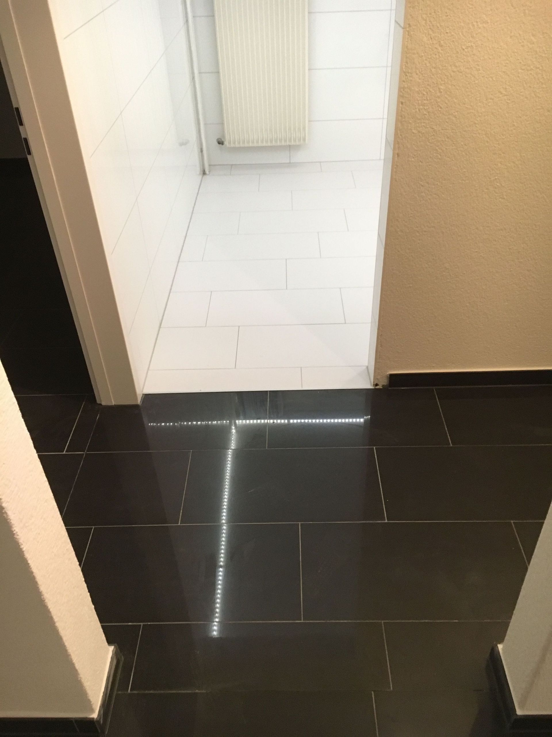 Fliesenarbeit nachher - All-in-One Renovationen Hittnau