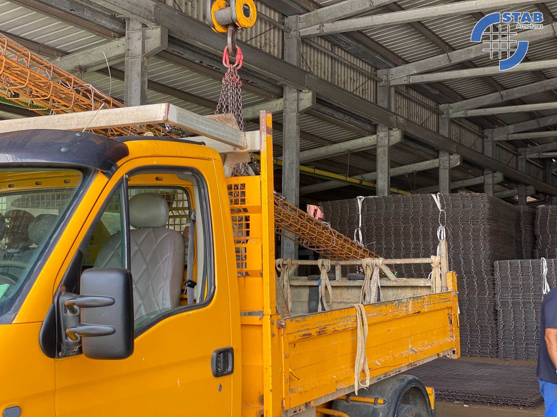 Transport d'armatures en atelier