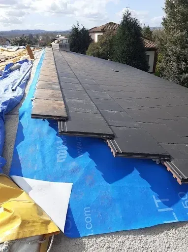 Control de humedades techo vivienda.