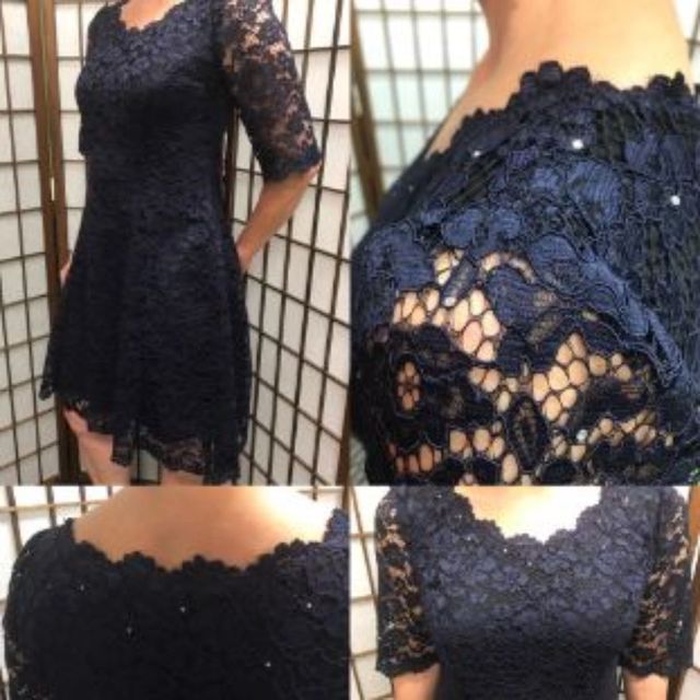 Tummansininen pitsimekko