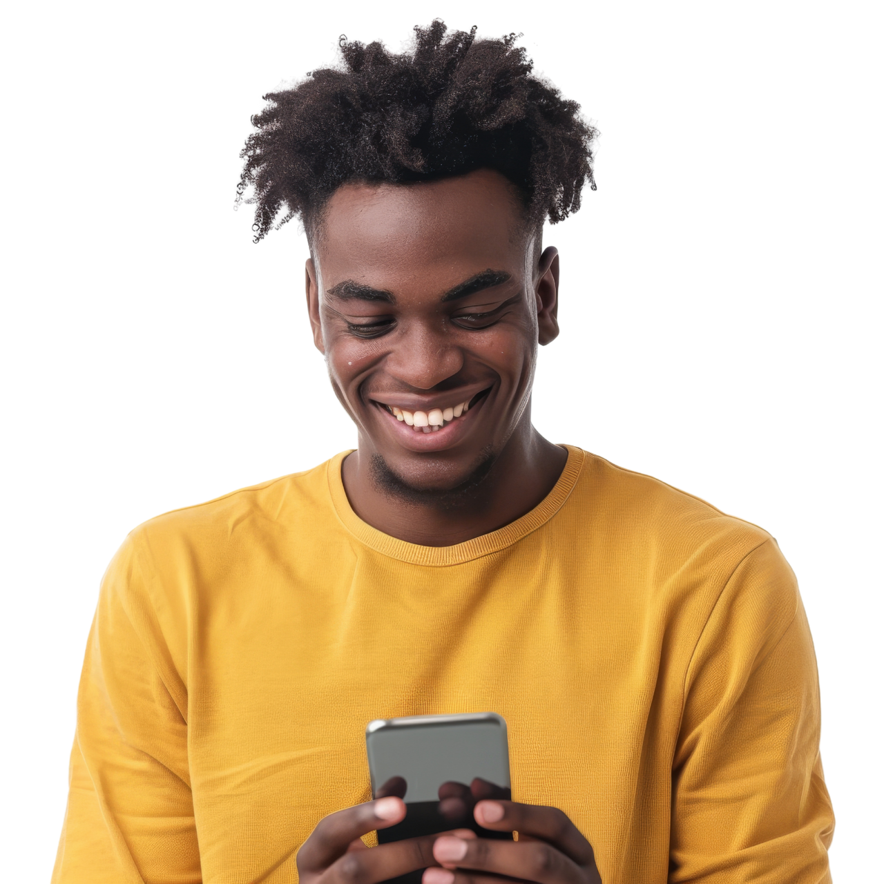 Personne souriante, regardant son smartphone.