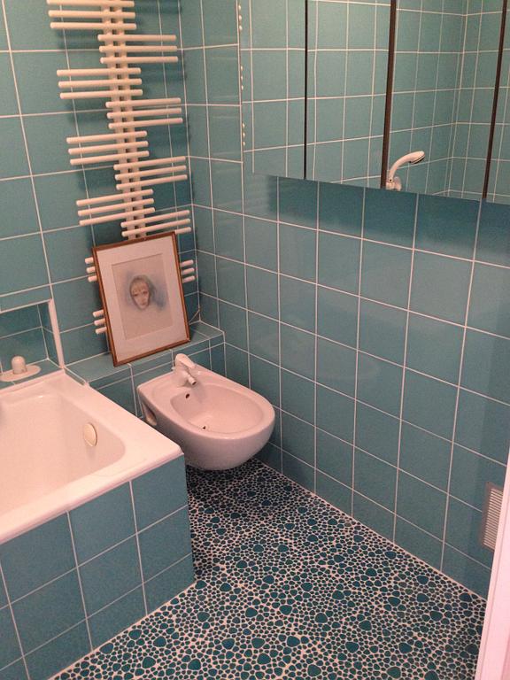 Rénovation d'une salle de bain avec toilettes