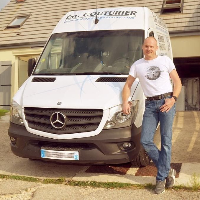 Fourgon de l'entreprise Couturier