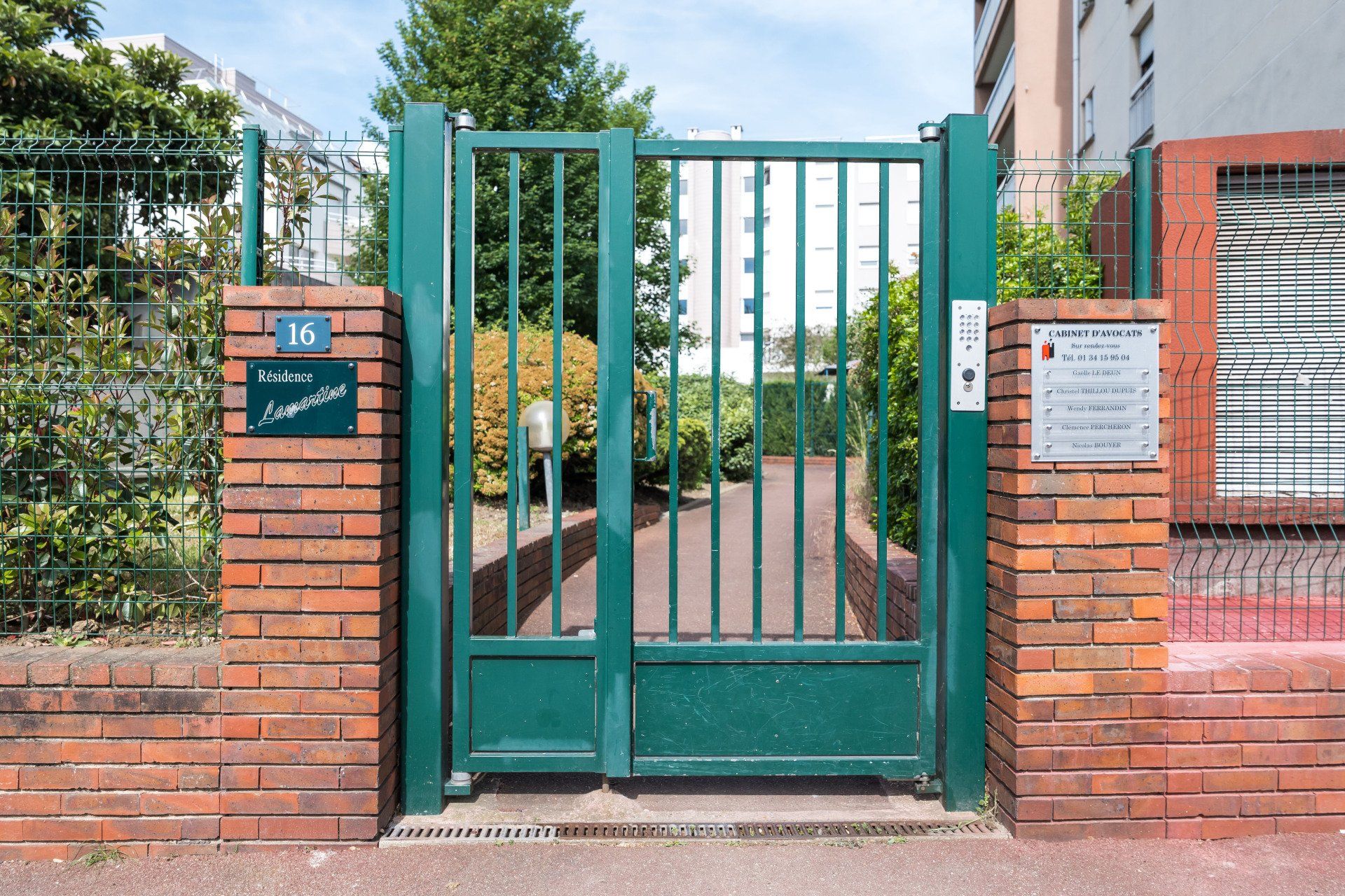 Entrée cabinet d'avocats