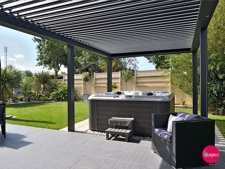 Pergola adossée à un pavillon