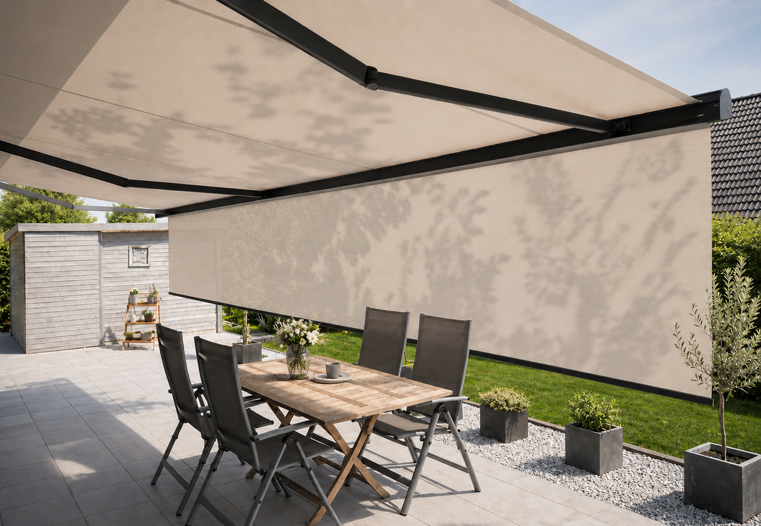Store banne avec une toile blanche