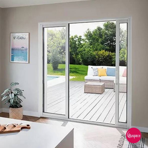 Pose de fenêtre alu blanche