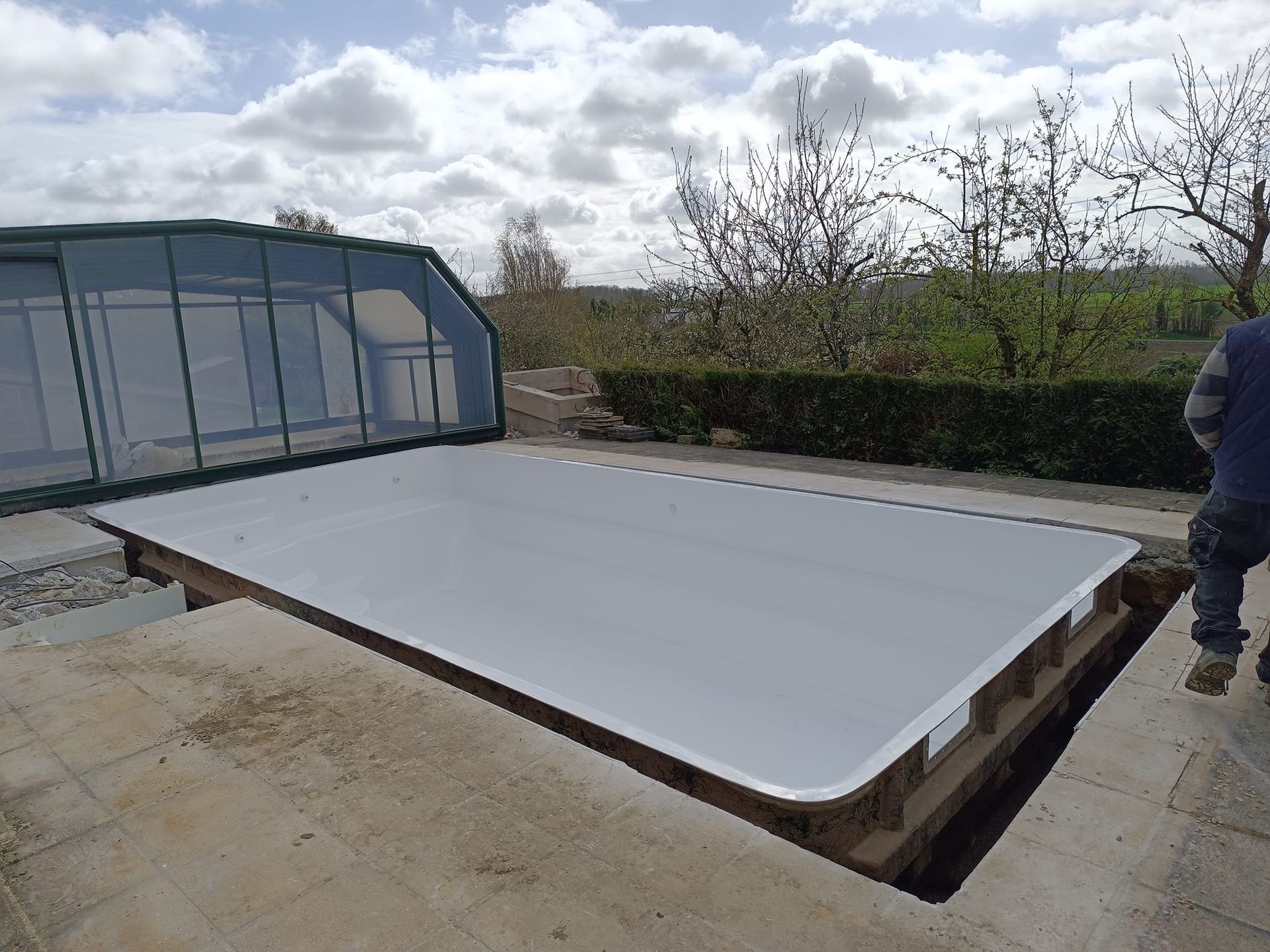 Remplacement d'une piscine à coque.