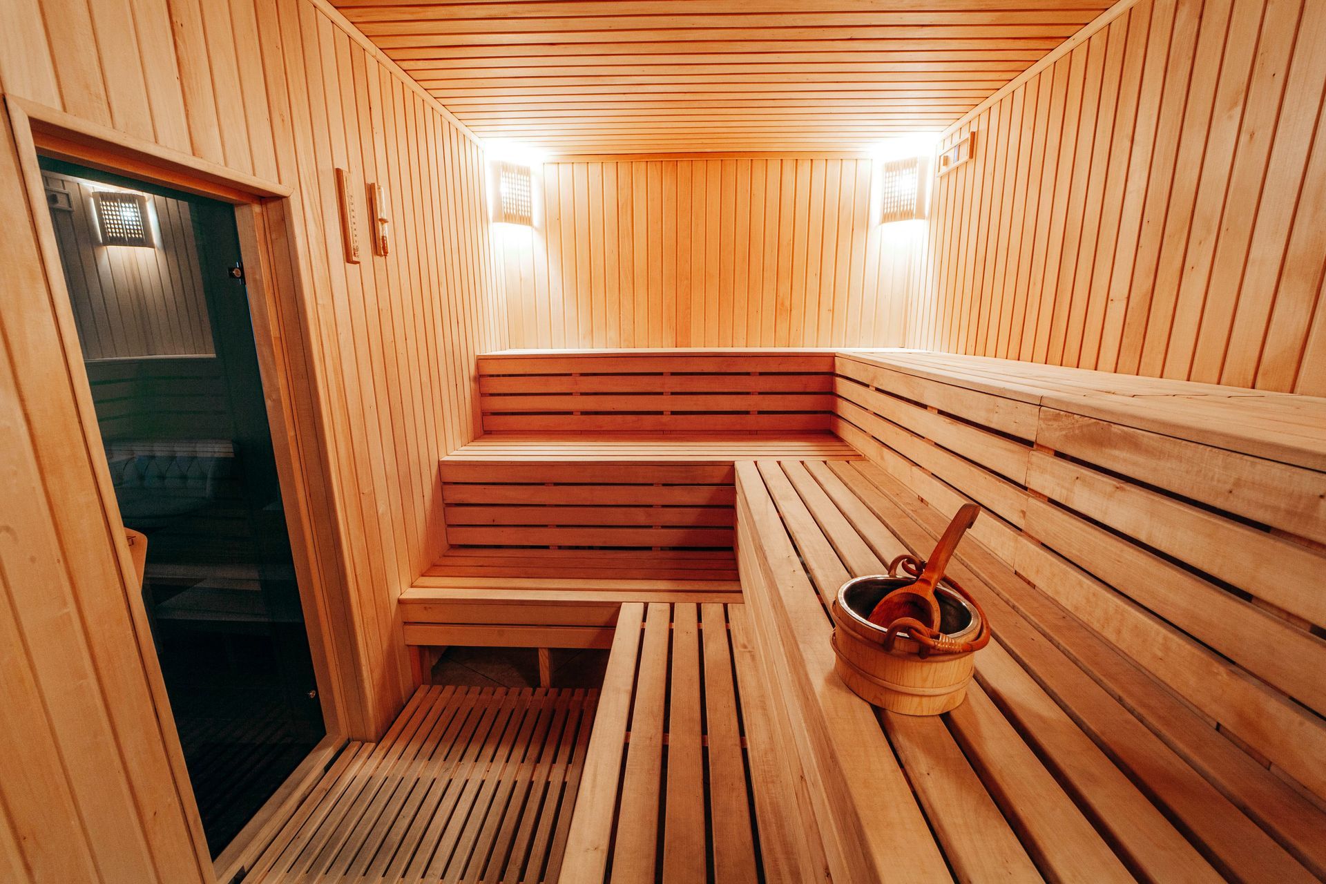 Cabine de sauna en bois.
