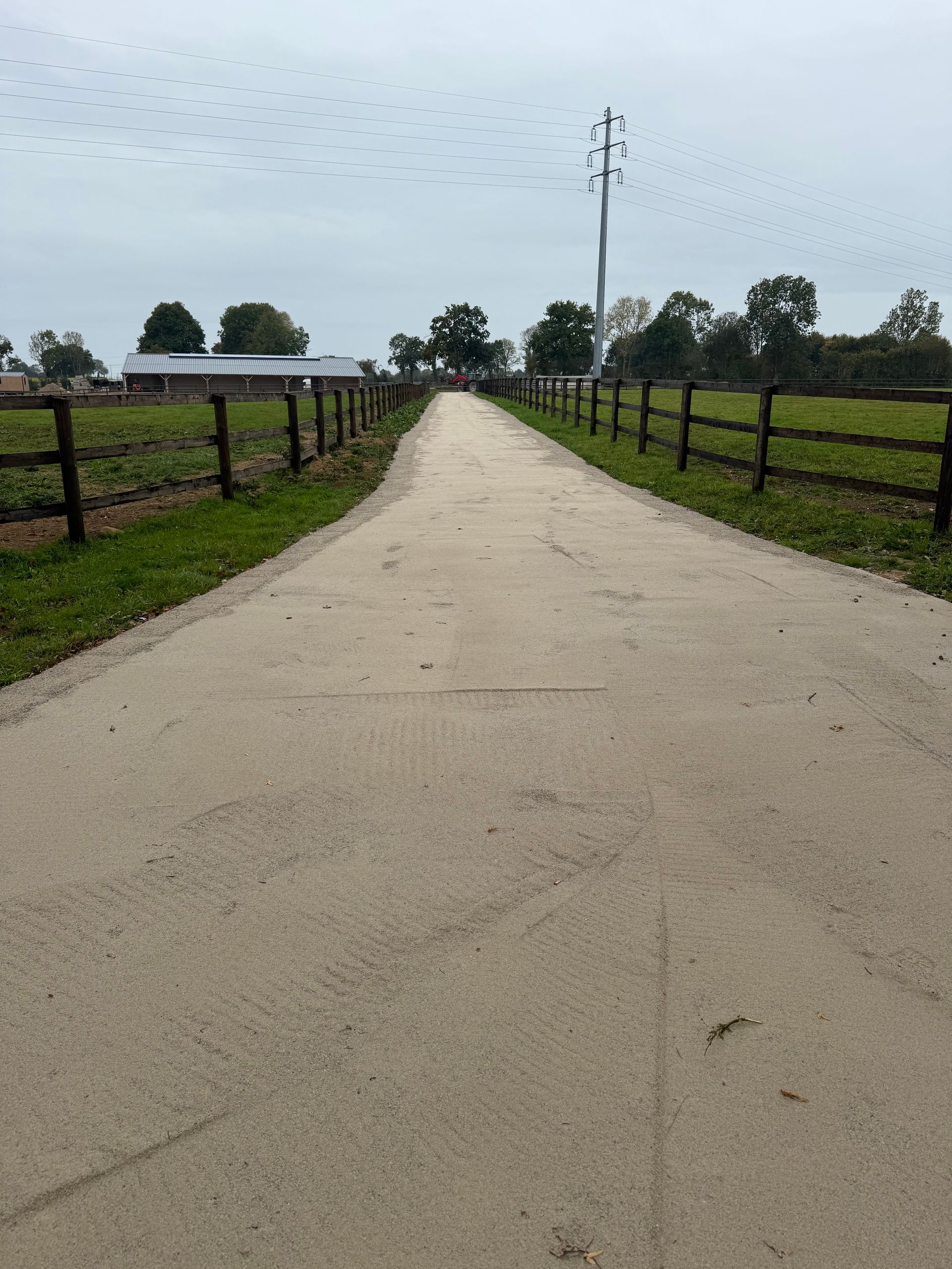 Création d'un chemin d'accès à une ferme.