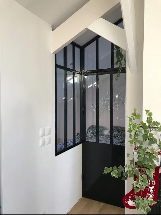 Verrière sous pente avec porte