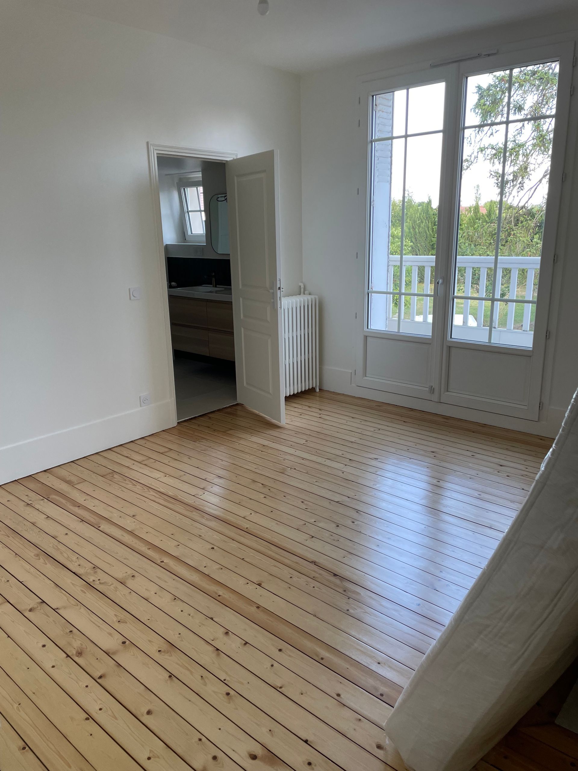 Une chambre entièrement rénovée.