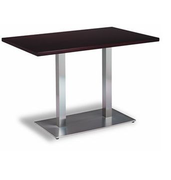 Una mesa de madera con dos patas de acero inoxidable sobre un fondo blanco.