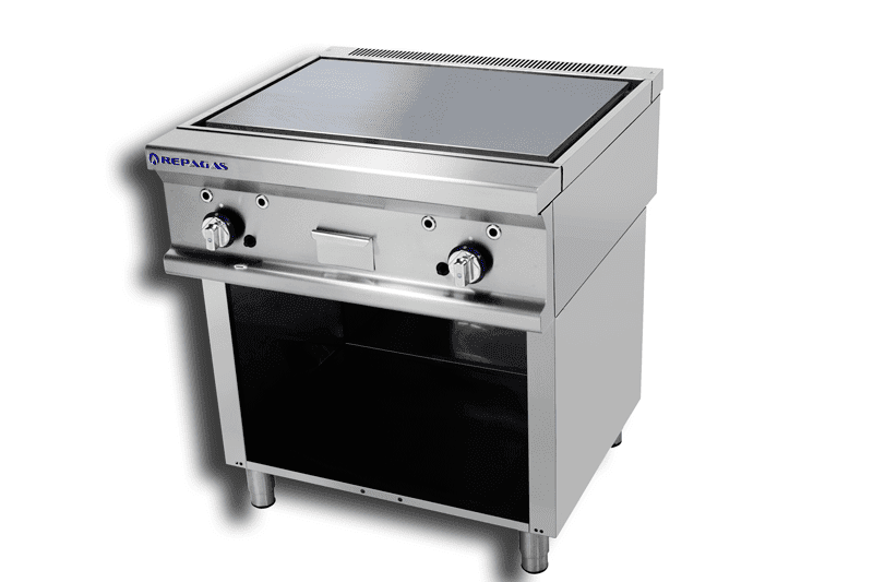 Un horno de acero inoxidable con puerta negra.