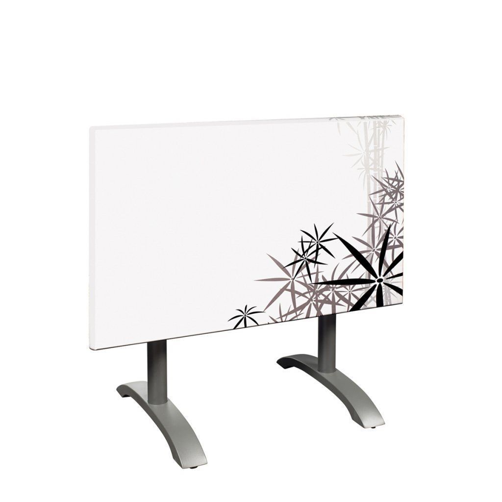 Una mesa blanca con un diseño en blanco y negro.