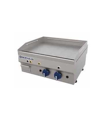 Una plancha de acero inoxidable con dos perillas sobre un fondo blanco.