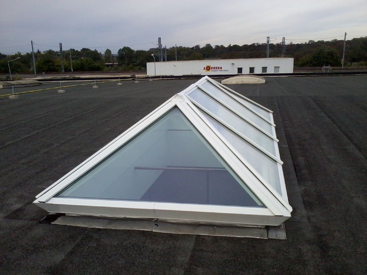 Vers la page éclairage zénithale.