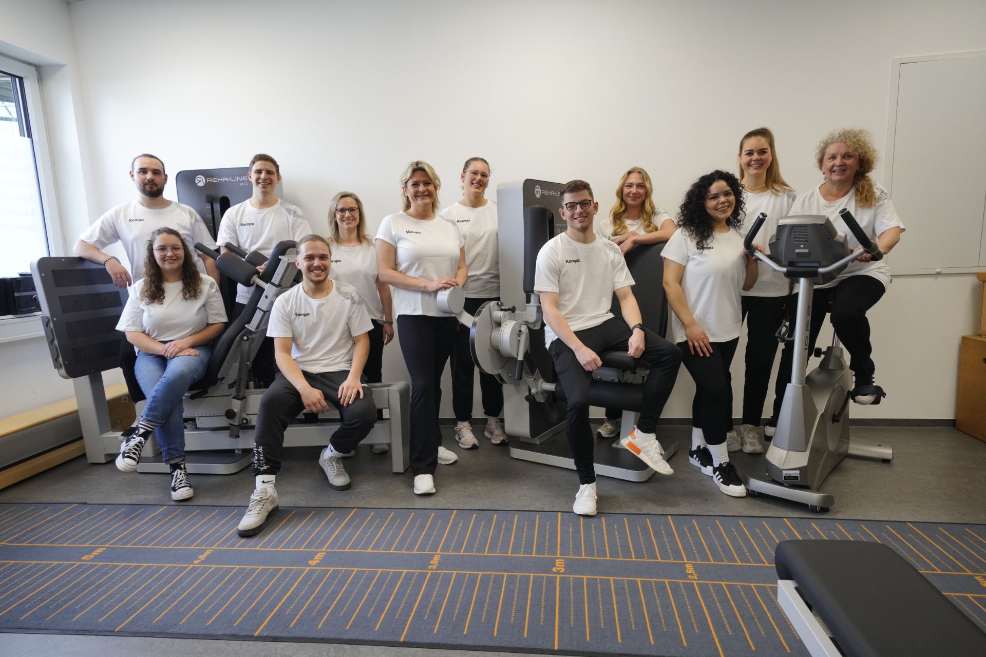 Foto des Praxisteams der Physiotherapie Wolfschlugen