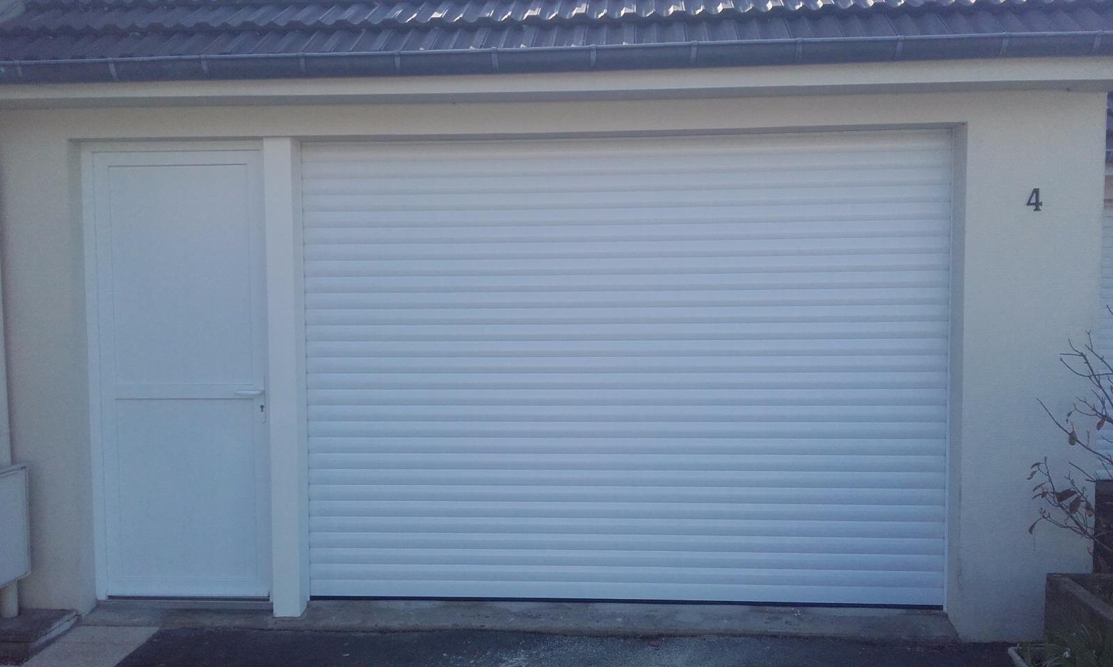 Modification entrée garage : création porte de service + Pose d'une porte motorisée