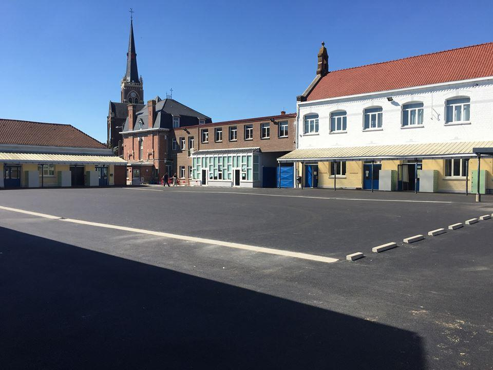 Place avec parking libre